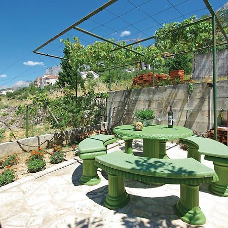 1 Bedroom Stunning Apartment In Makarska Eksteriør billede
